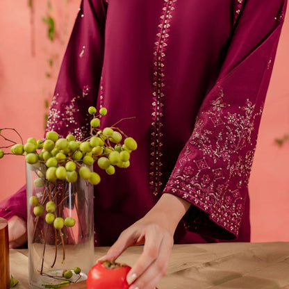 Yalina 2Pc – Embroidered dress